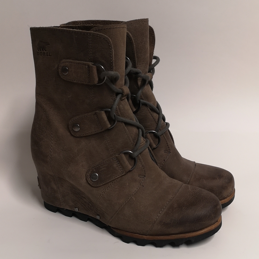 Sorel Joan of Arctic Wedge Boots Size 8.5 Excellent Condition Hard To Find!